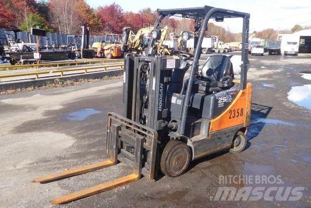 Doosan GC25P-5 Περονοφόρα ανυψωτικά κλαρκ - άλλα