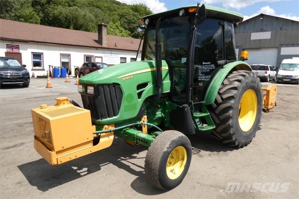 John Deere 5085M Τρακτέρ