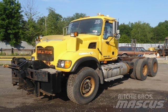 Mack CV713 Φορτηγά Σασί