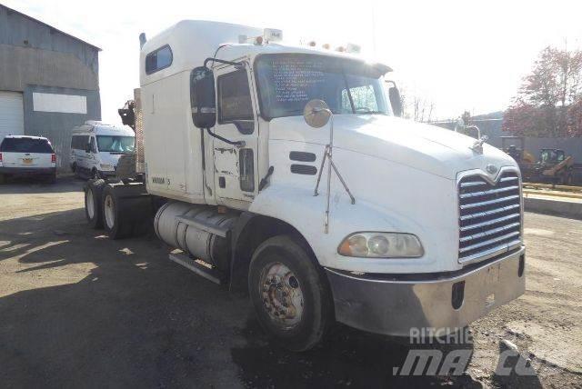 Mack CXN613 Τράκτορες