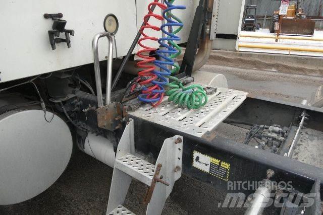 Mack CXU613 Τράκτορες
