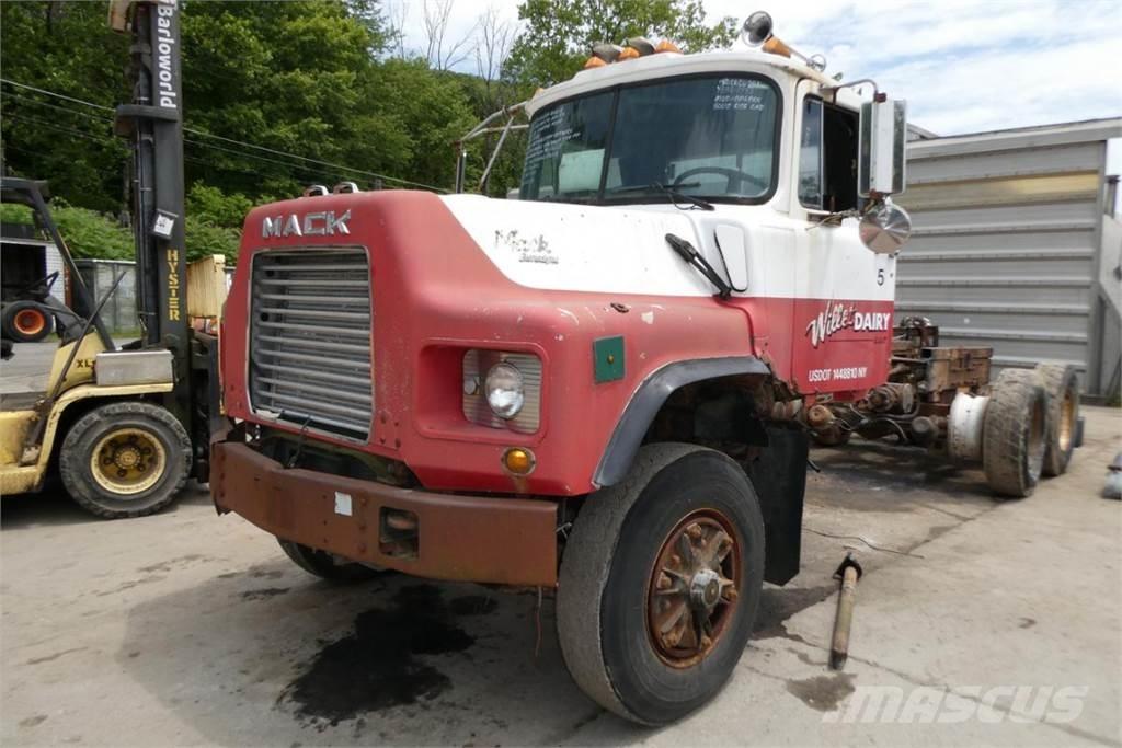 Mack DM688X Φορτηγά Σασί