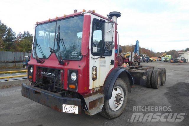 Mack MR688S Φορτηγά Σασί