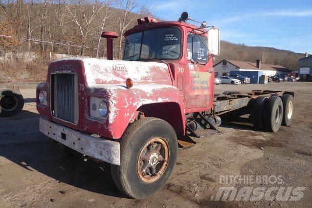 Mack R611 Φορτηγά Σασί
