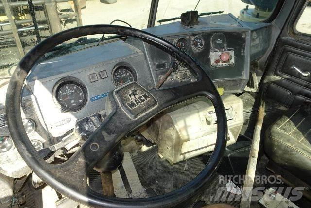 Mack RD690S Καμπίνες και εσωτερικό