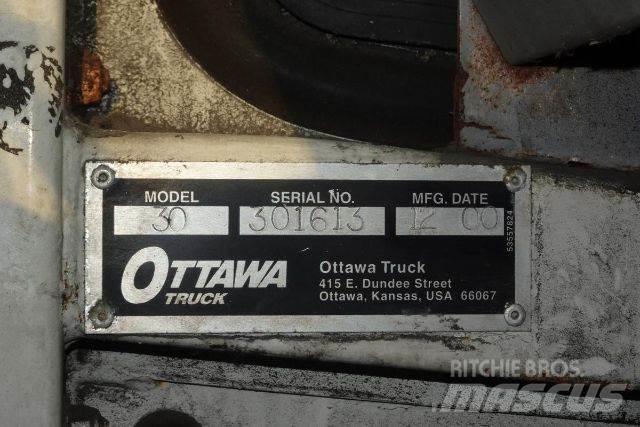 Ottawa 30 Νταλίκες μεταφοράς εμπορευματοκιβωτίων
