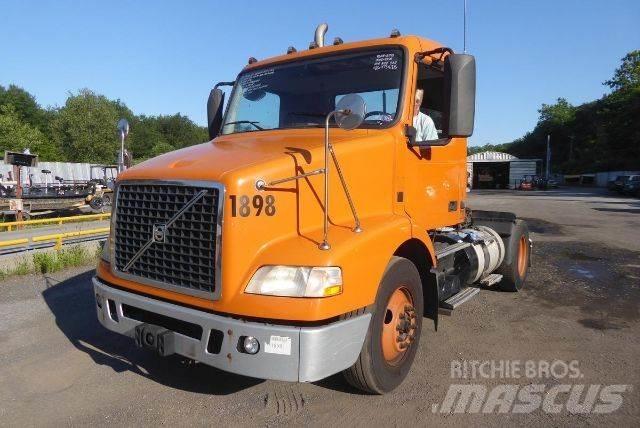 Volvo VNM42T Φορτηγά Σασί