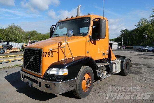 Volvo VNM42T Φορτηγά Σασί