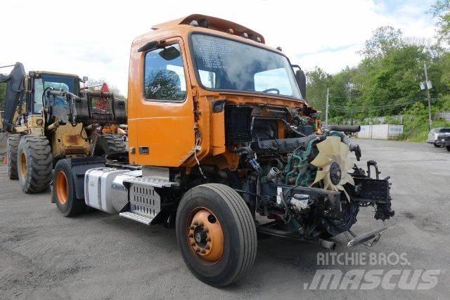 Volvo VNM42T Φορτηγά Σασί