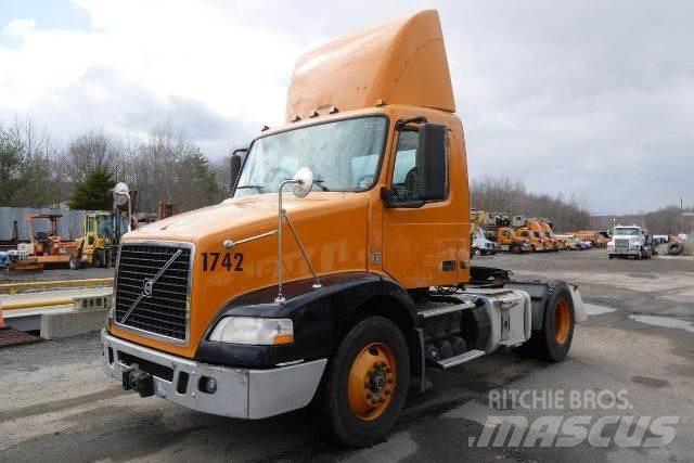 Volvo VNM42T Φορτηγά Σασί