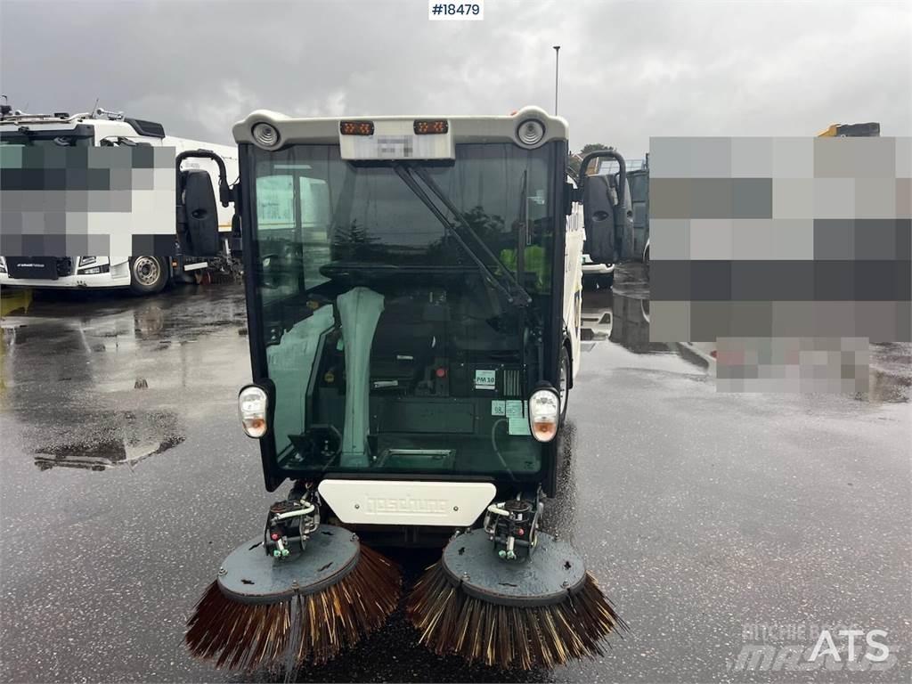 Boschung S2 sweeper Φορτηγά σκούπες