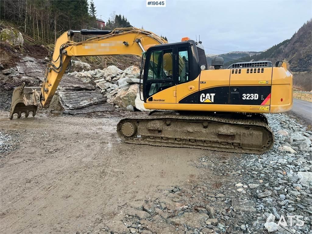 CAT 323D Εκσκαφείς με ερπύστριες