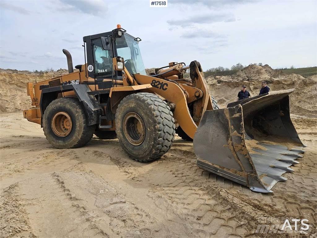 CASE 821C Φορτωτές με λάστιχα (Τροχοφόροι)