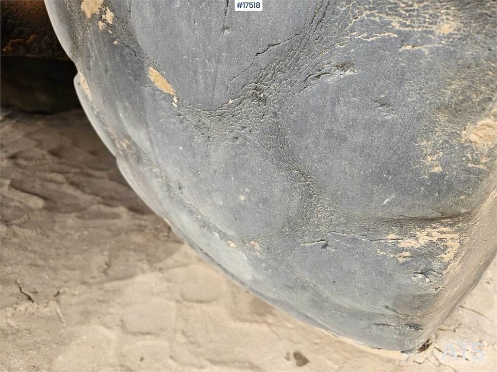 CASE 821C Φορτωτές με λάστιχα (Τροχοφόροι)
