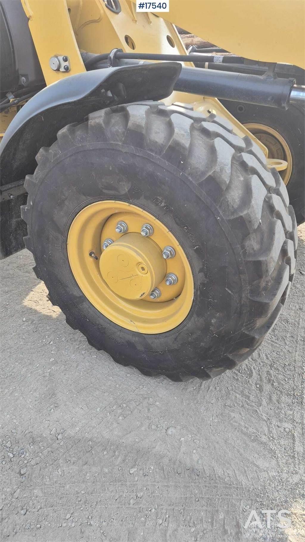 CAT 906M Φορτωτές με λάστιχα (Τροχοφόροι)