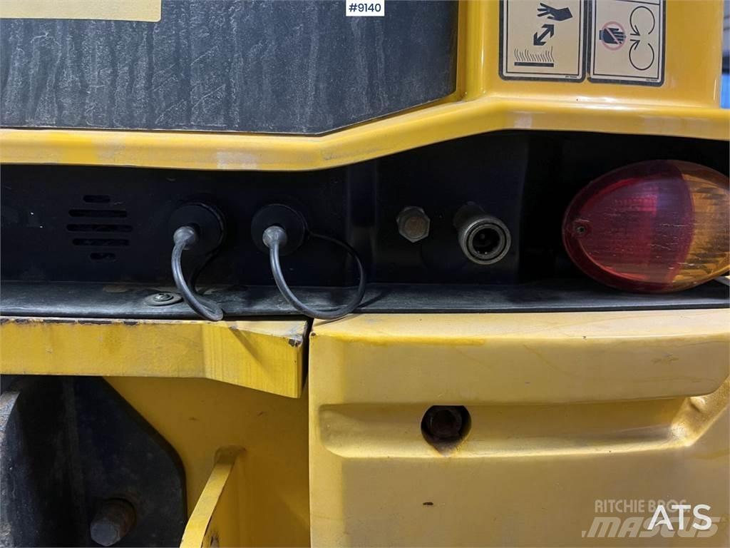 JCB 409 T4 Μπουλντόζες με λάστιχα