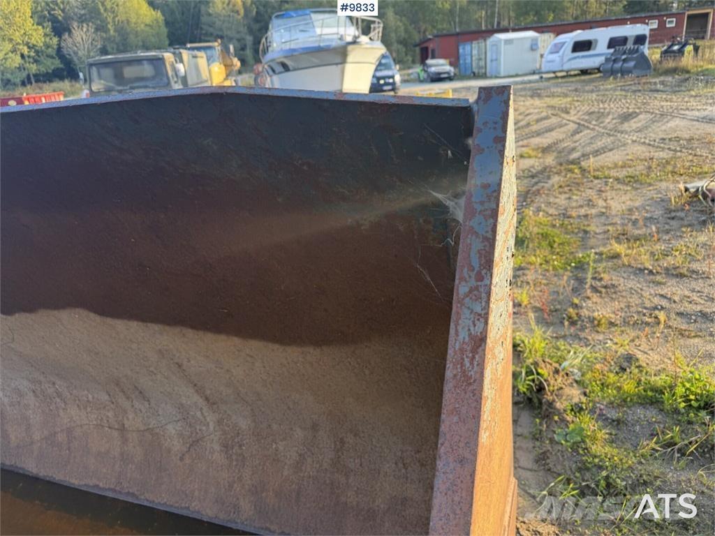 YPV GR 6.5 m3 Κουβάδες