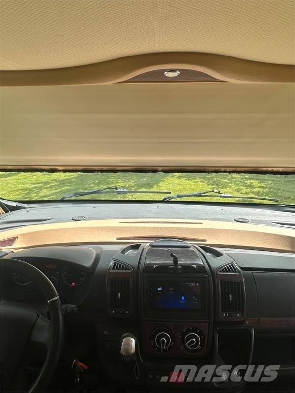  Campingbil Αυτοκινούμενα τροχόσπιτα και τροχόσπιτα