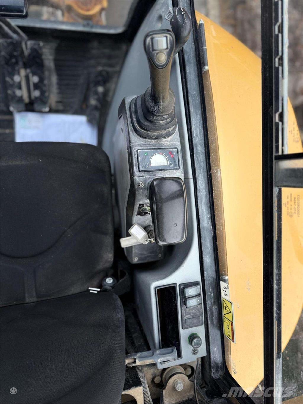 CAT 302.7 DCR Εκσκαφάκι (διαβολάκι) < 7t