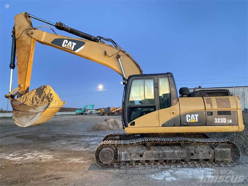 CAT 323 DLN Εκσκαφείς με ερπύστριες