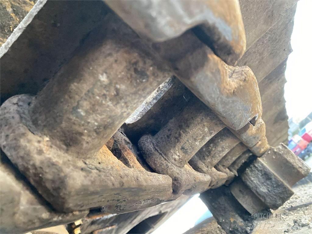 CAT 323 DLN Εκσκαφείς με ερπύστριες