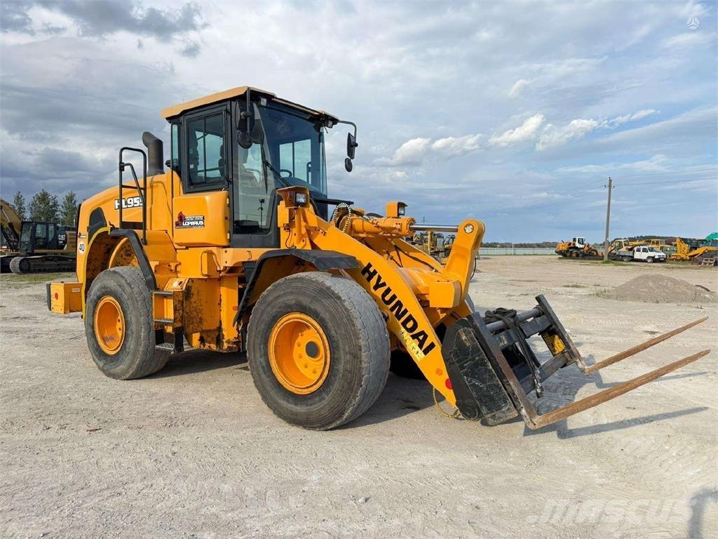 Hyundai HL 955 Φορτωτές με λάστιχα (Τροχοφόροι)