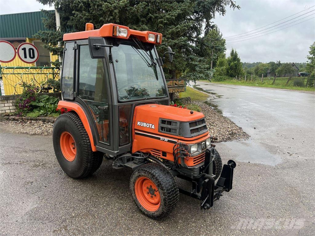 Kubota ST-30 Τρακτέρ