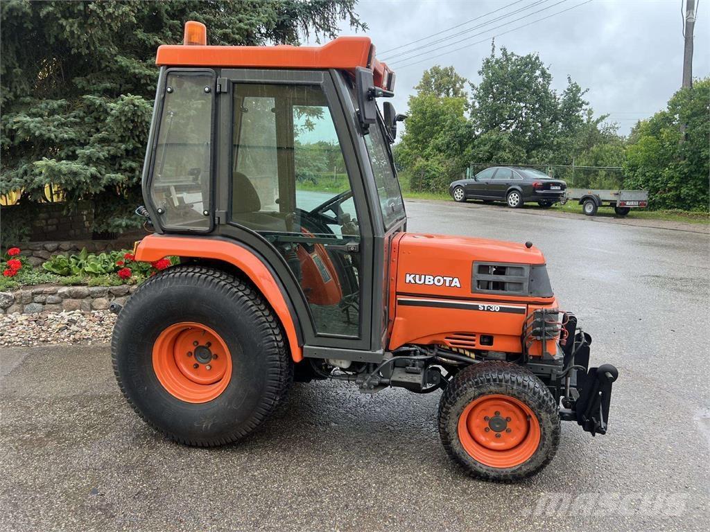 Kubota ST-30 Τρακτέρ