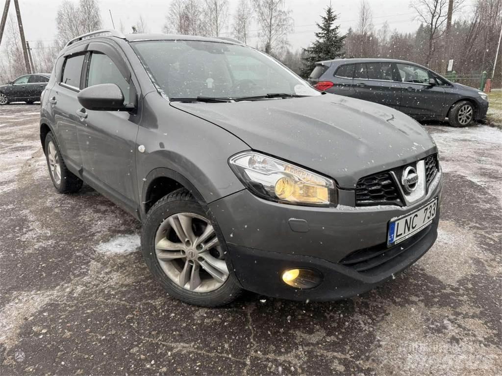 Nissan  Αυτοκίνητα