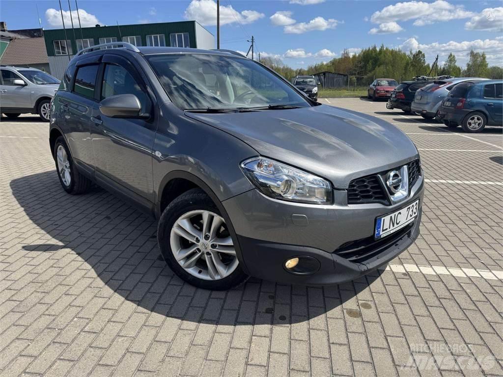 Nissan  Αυτοκίνητα