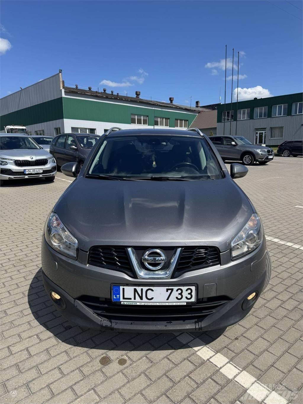 Nissan  Αυτοκίνητα