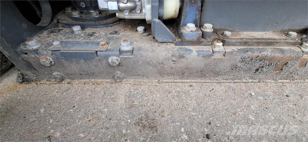 Bomag BF600P-2 Επίστρωση ασφάλτου