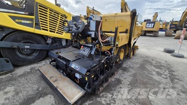 CAT AP300F Επίστρωση ασφάλτου