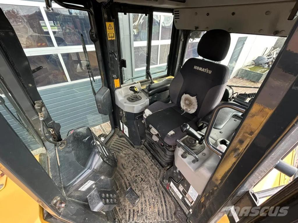 Komatsu D61PX-23 Μπουλντόζες με ερπύστριες