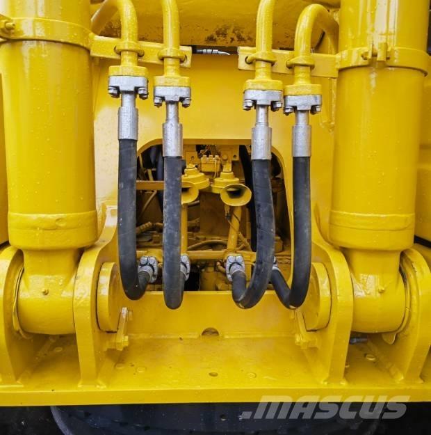 Komatsu PC220-8 Εκσκαφείς με ερπύστριες