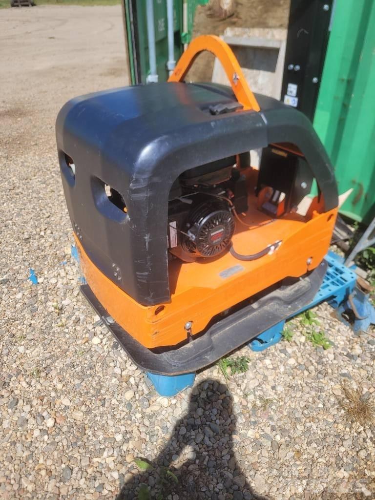 Atlas Copco RP400 Ρυμουλκούμενοι οδοστρωτήρες με δόνηση