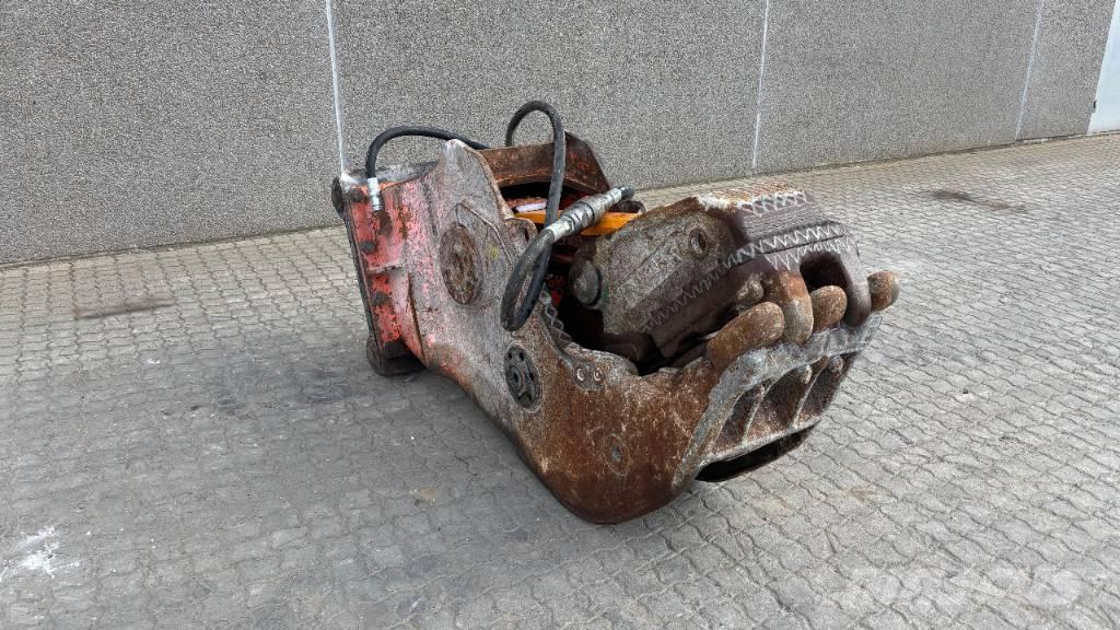 NPK G 18 J Θραυστήρες κατασκευών