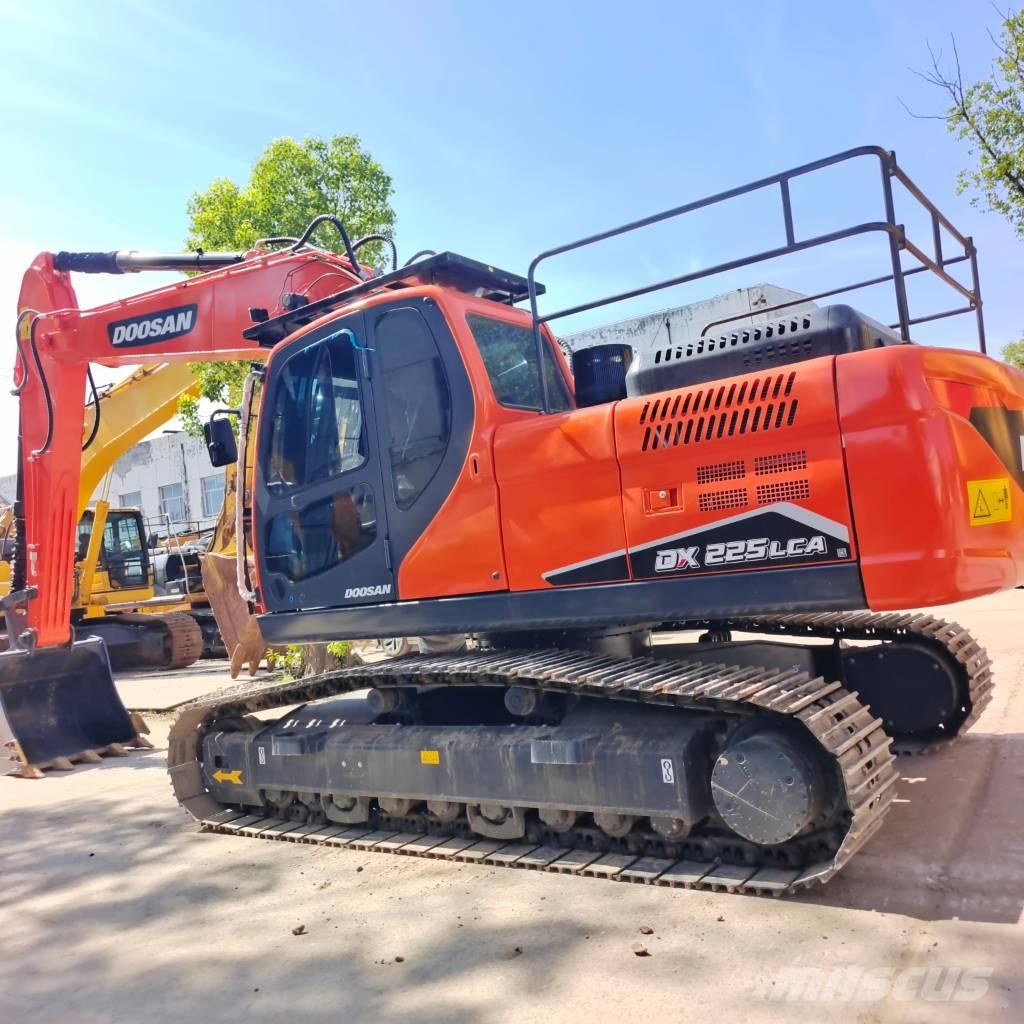 Doosan DX 225 LCA Εκσκαφείς με ερπύστριες