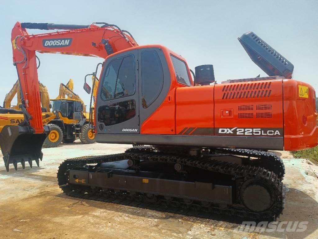 Doosan DX 225 Εκσκαφείς με ερπύστριες