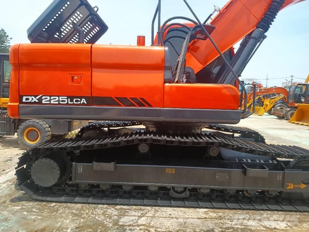 Doosan DX 225 Εκσκαφείς με ερπύστριες
