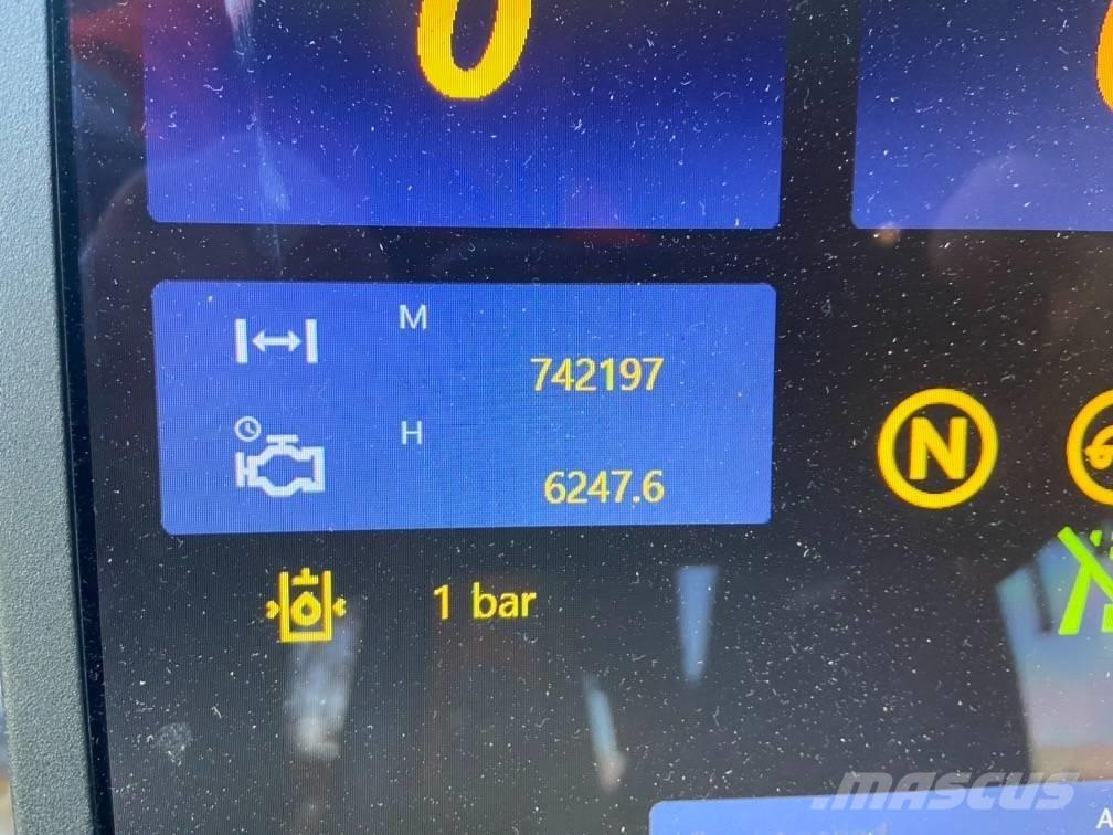 Komatsu 931XC Θεριζοαλωνιστικές μηχανές