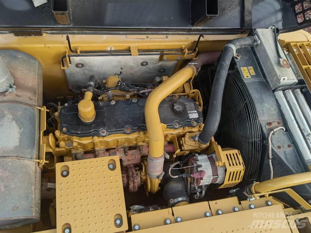CAT 325 D2 Εκσκαφείς με ερπύστριες