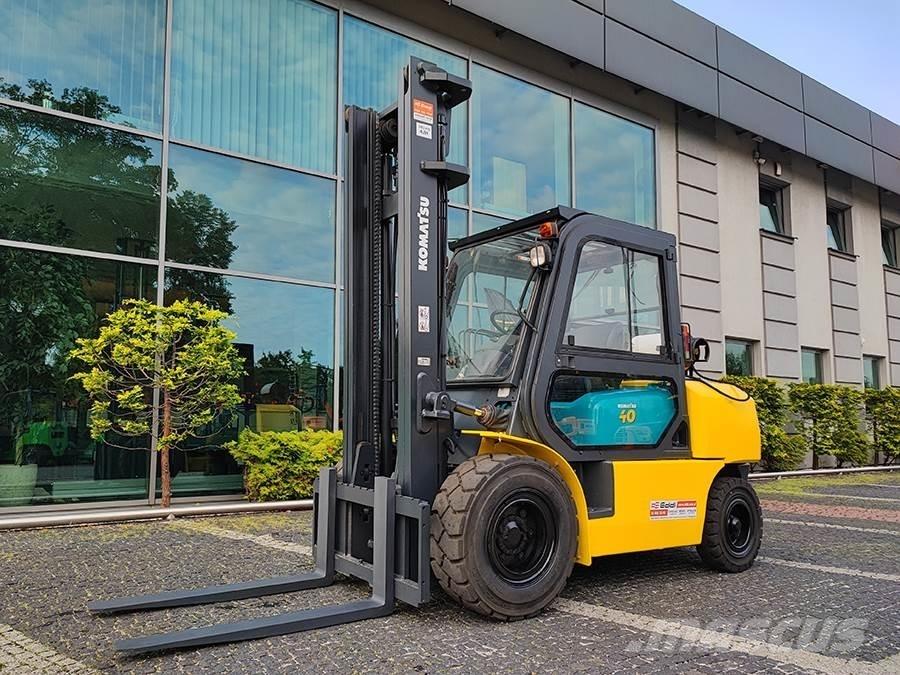 Komatsu FG40T-7 Περονοφόρα ανυψωτικά κλαρκ με φυσικό αέριο LPG