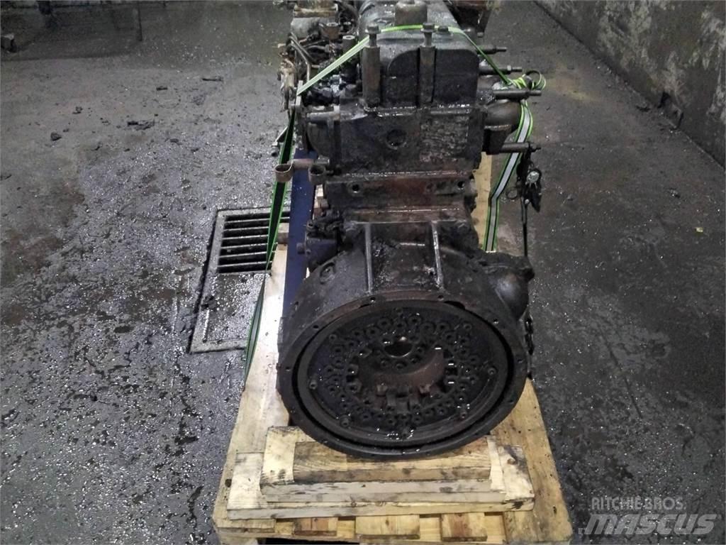 Sisu Komatsu 895 Κινητήρες