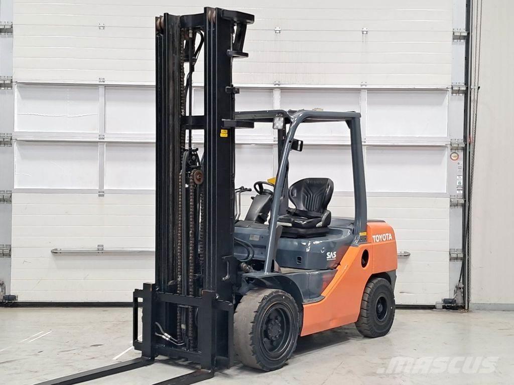 Toyota 02-8FDF30 Πετρελαιοκίνητα Κλαρκ