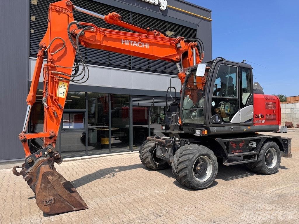 Hitachi 140W Εκσκαφείς με τροχούς - λάστιχα