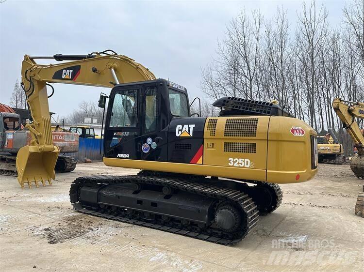 CAT 325D2 Εκσκαφείς με ερπύστριες