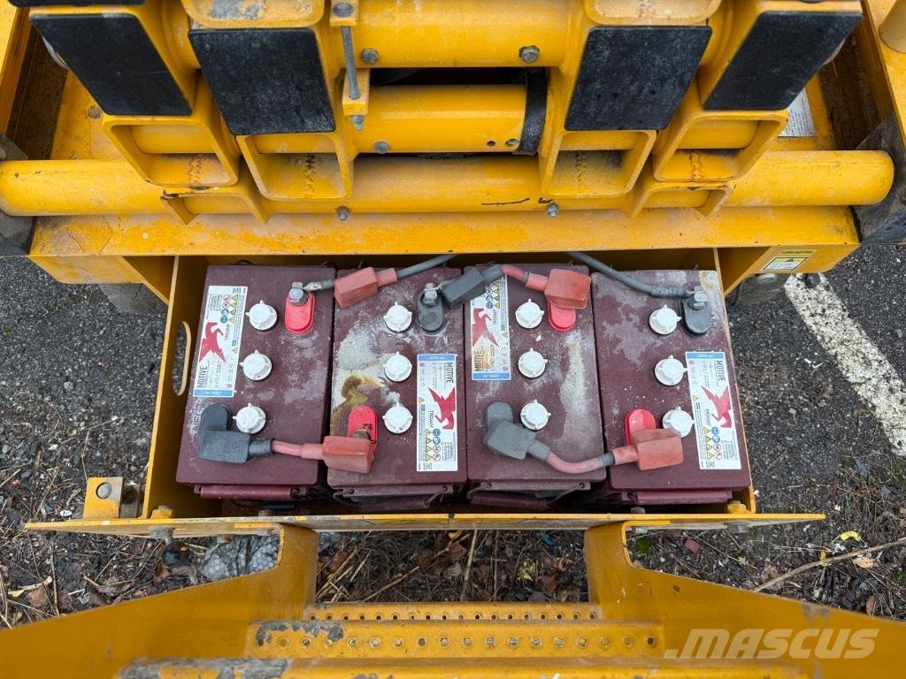 Haulotte Compact 14 Ανυψωτήρες ψαλιδωτής άρθρωσης