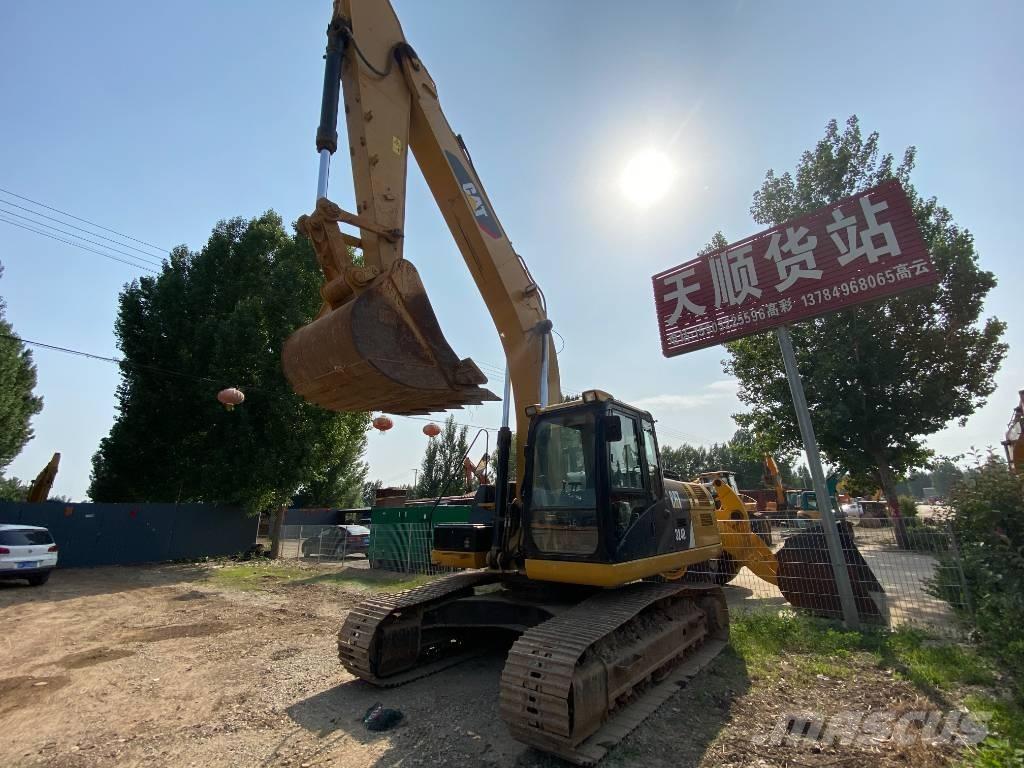 CAT 324D Εκσκαφείς με ερπύστριες