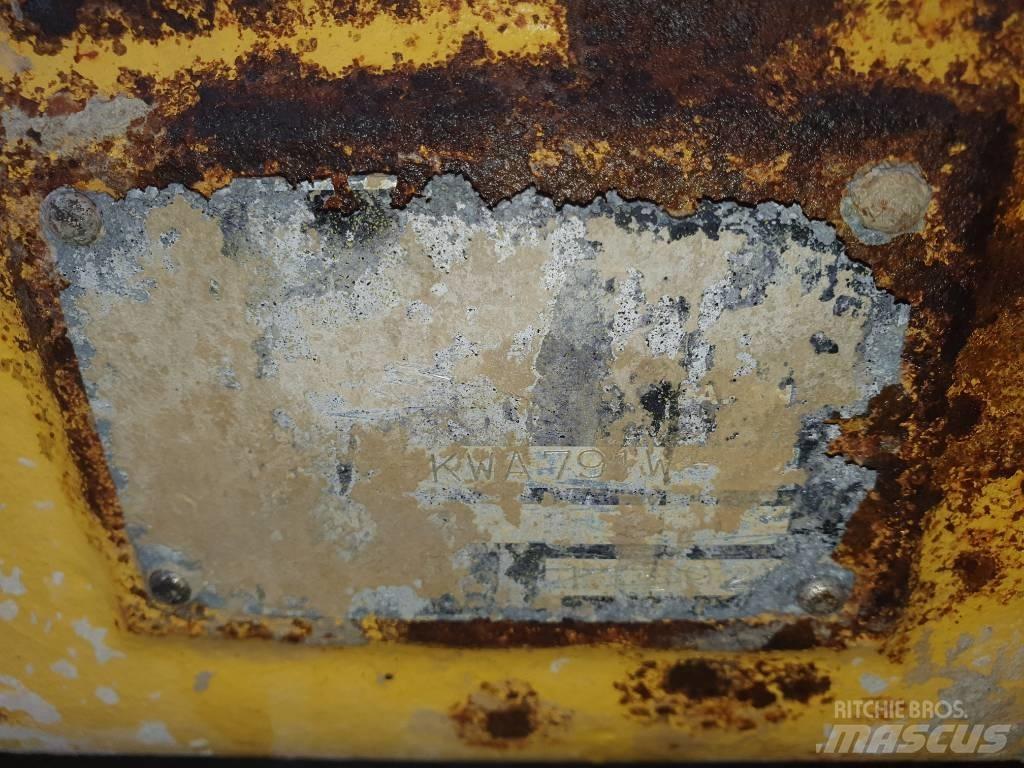 Komatsu WA180.3 Άξονες